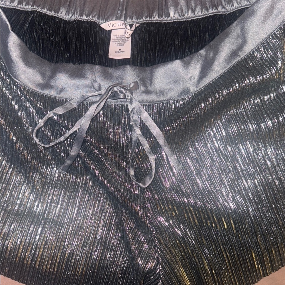 VS| Silver Metallic Shine Pleated Pajama Lounge Short​s - Picture 8 of 10
